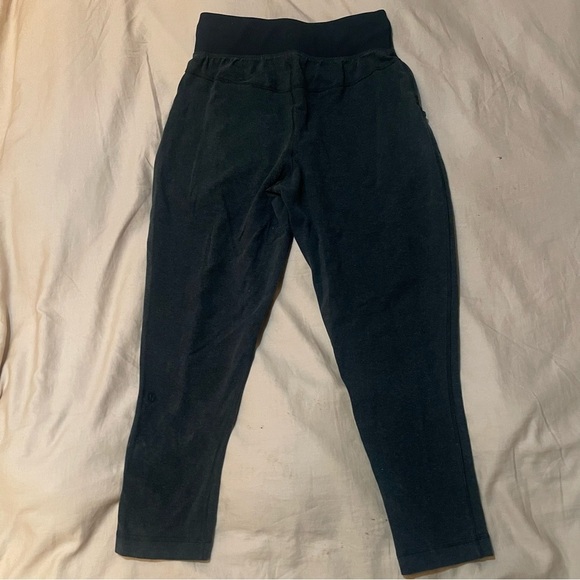 Lululemon Free Fall Crop Jogger Sweatpants Size 4 - Picture 4 of 7